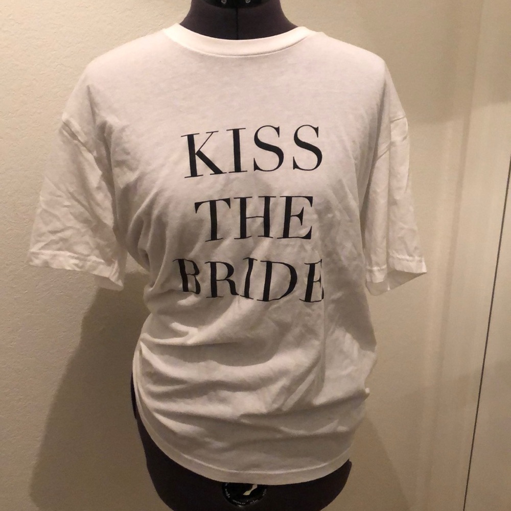 “Kiss the bride” tee shirt